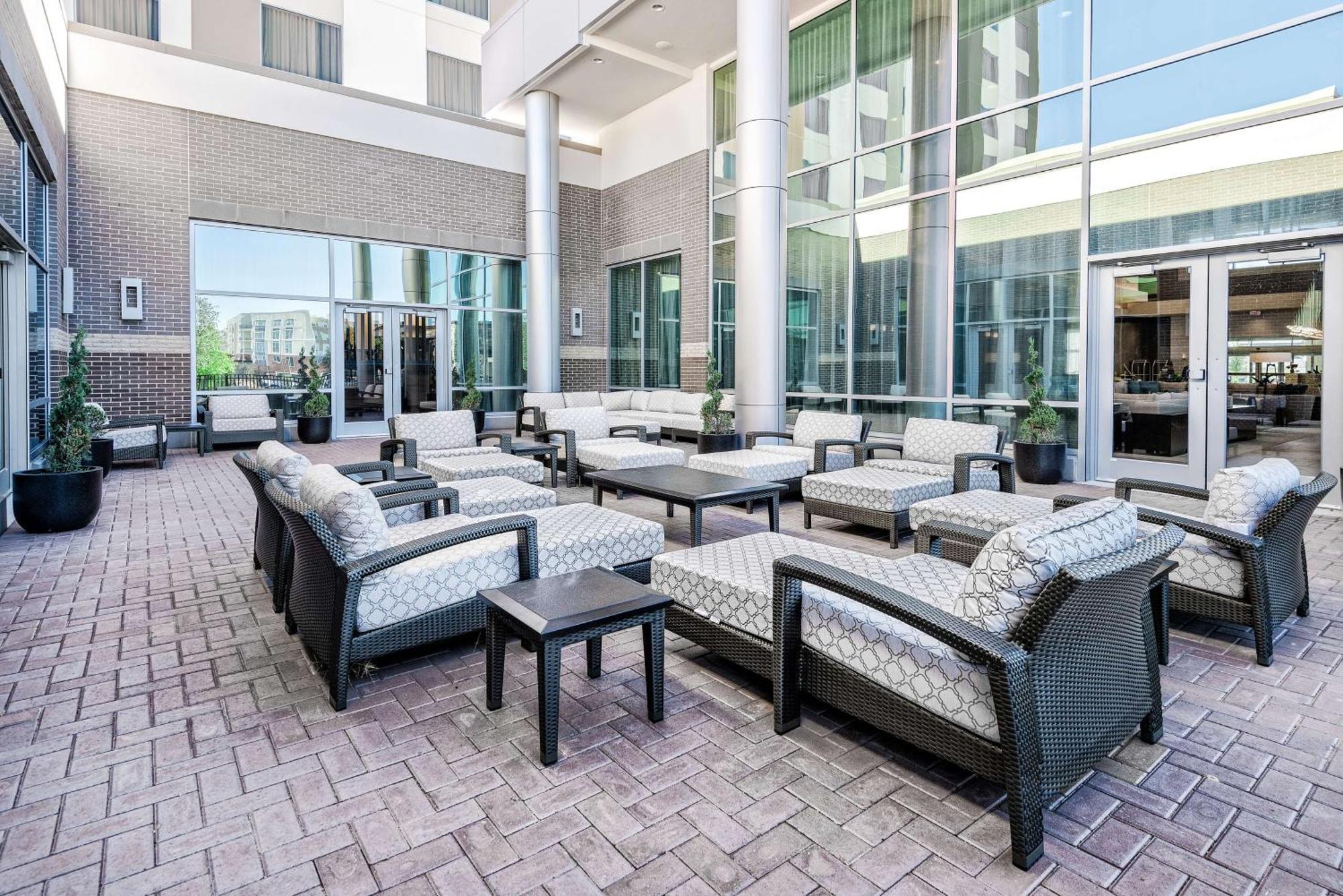 Embassy Suites By Hilton College Station Exterior photo